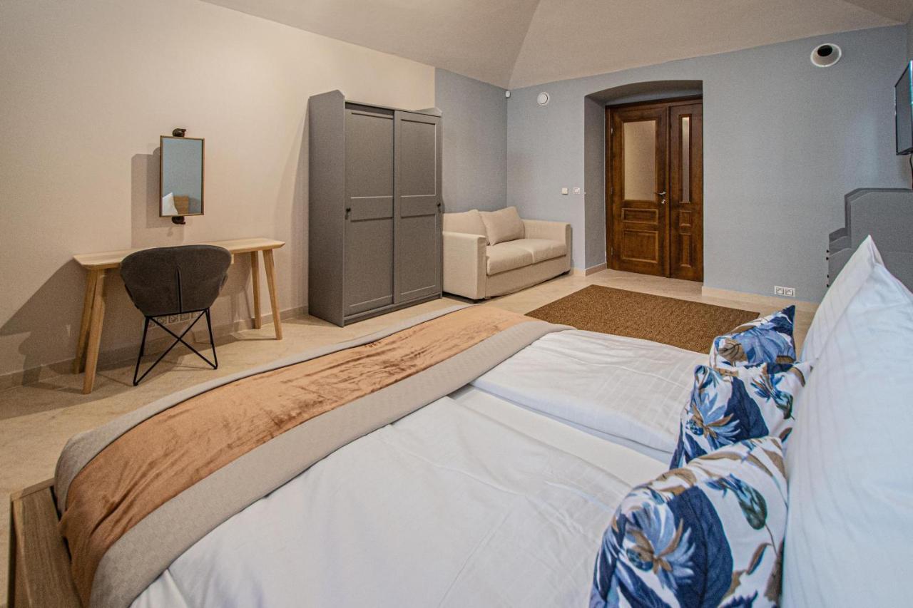 Modern And Spacious Apartments In City Center Praga Exterior foto