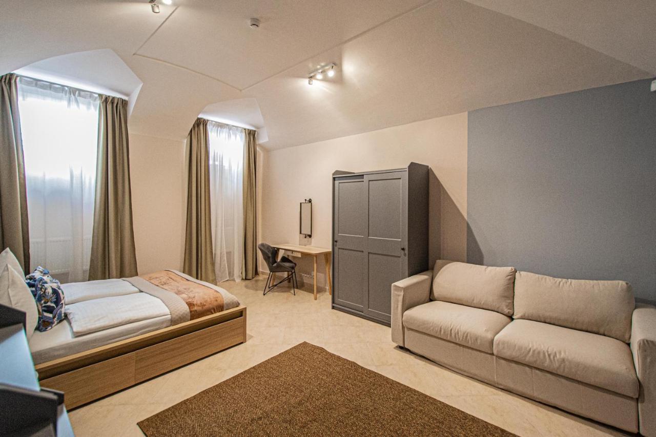 Modern And Spacious Apartments In City Center Praga Exterior foto