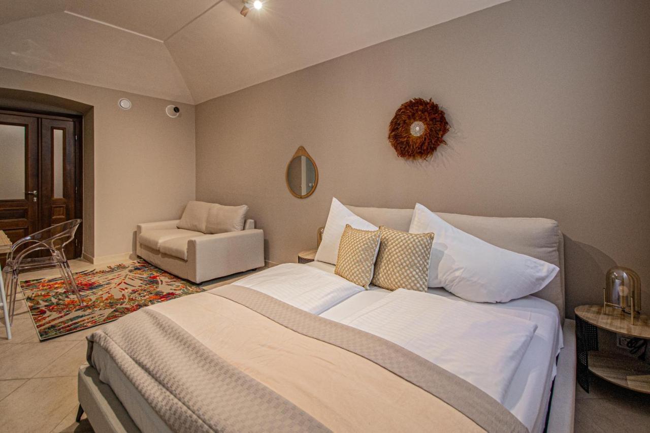 Modern And Spacious Apartments In City Center Praga Exterior foto